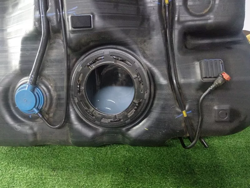 Бак топливный