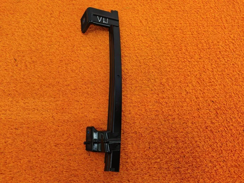 Направляющая стекла двери