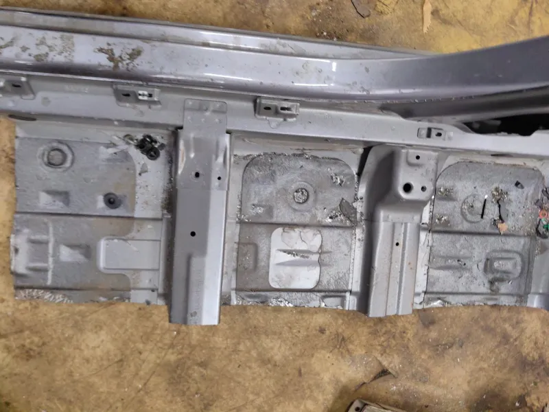 Порог с центральной стойкой