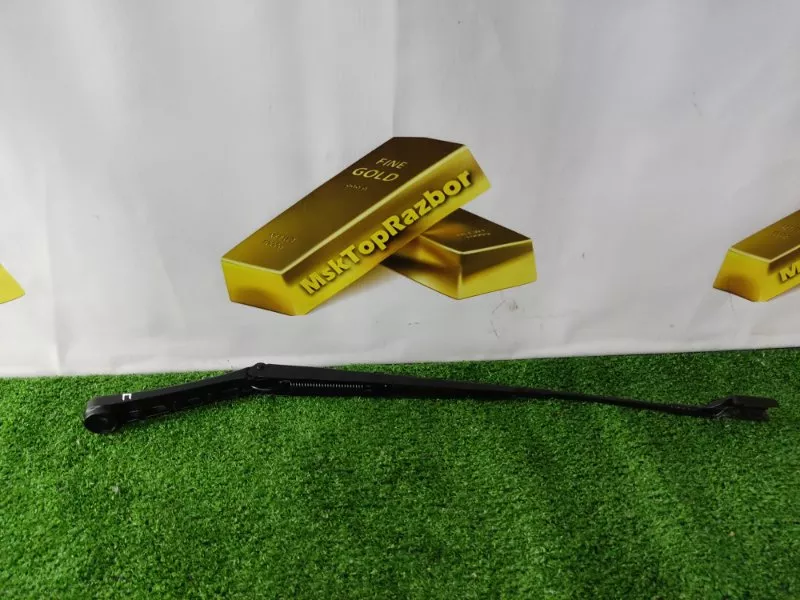 Поводок стеклоочистителя лобового стекла