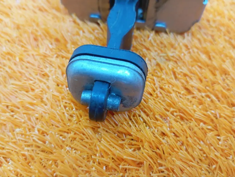 Ограничитель двери