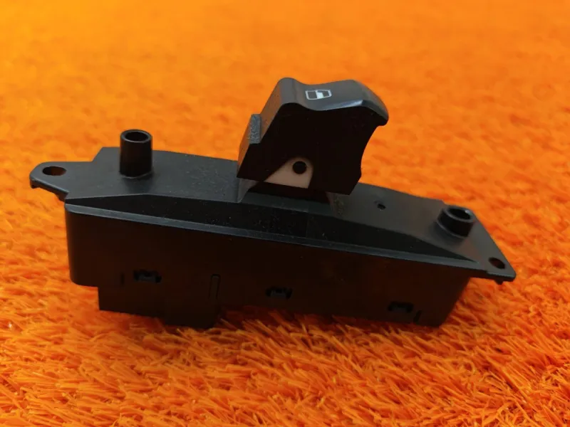 Кнопка стеклоподъемника