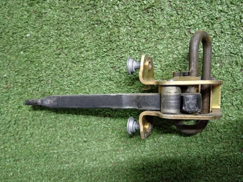 Ограничитель двери