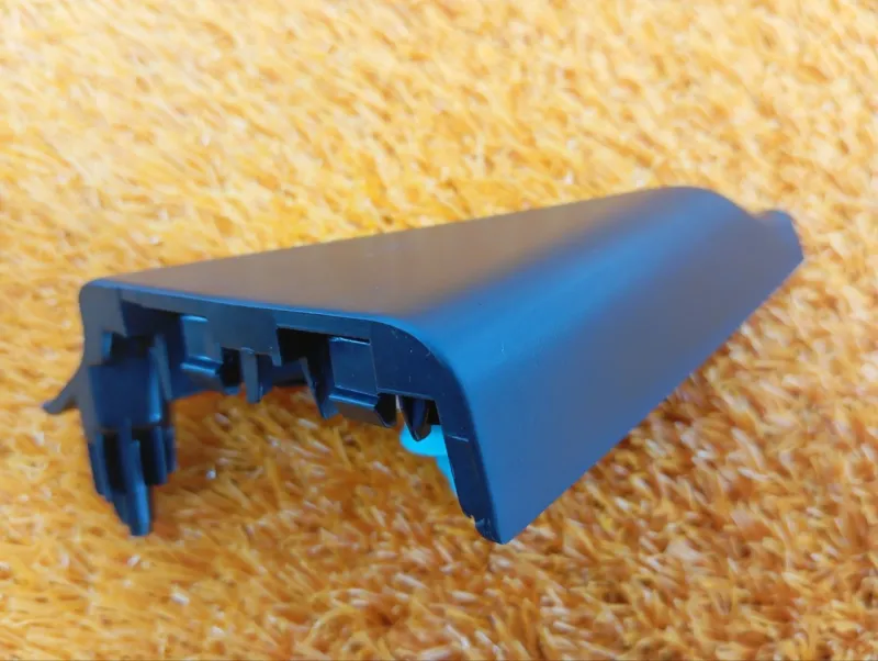 Уголок двери