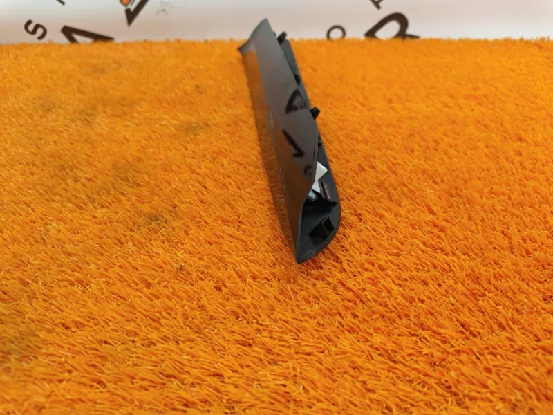 Молдинг на крыло