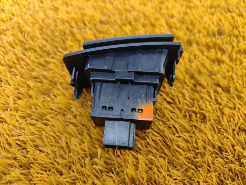 Кнопка аварийной сигнализации