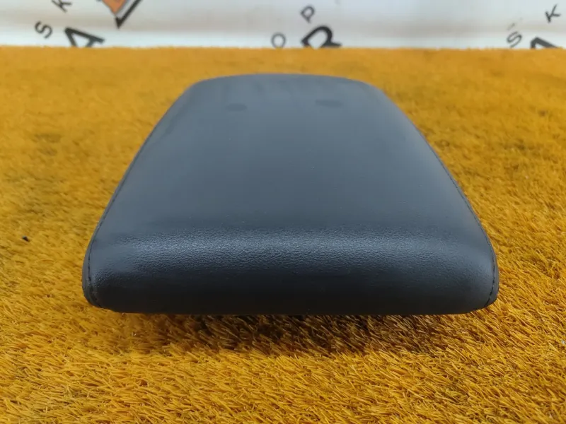 Подлокотник