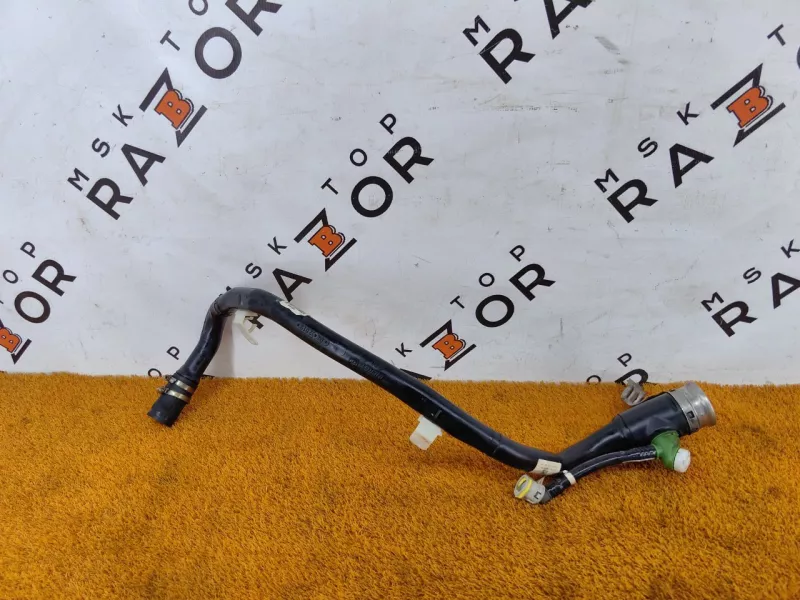 Горловина топливного бака