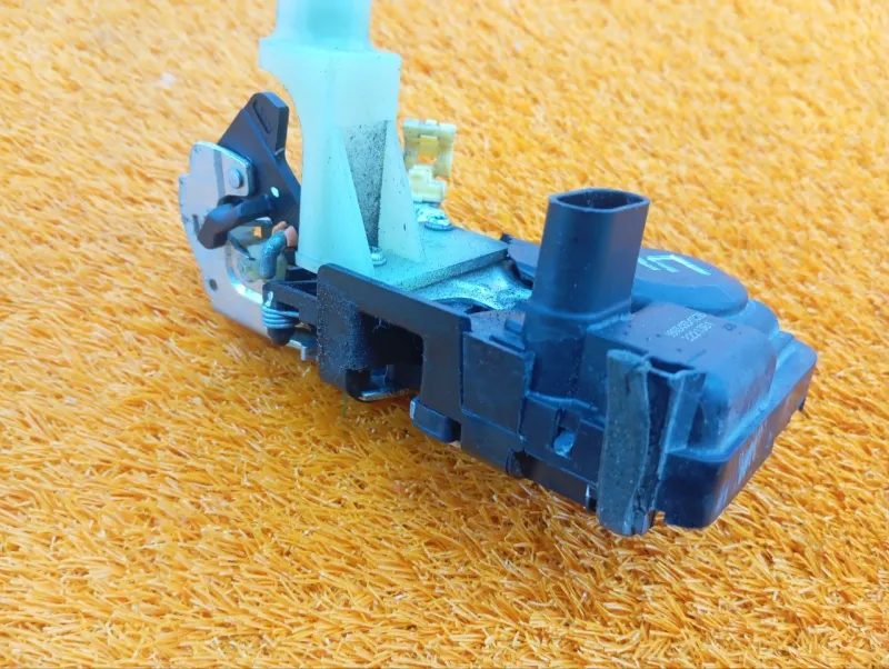 Замок двери