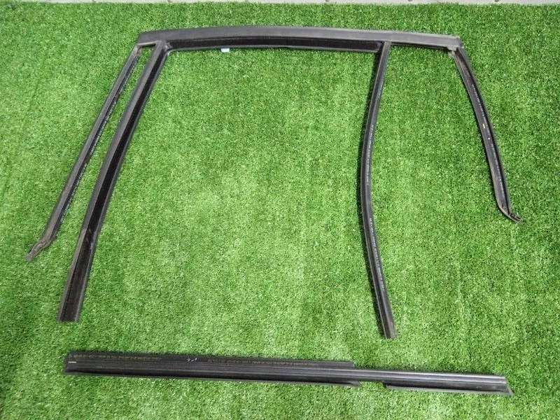 Уплотнитель стекла двери