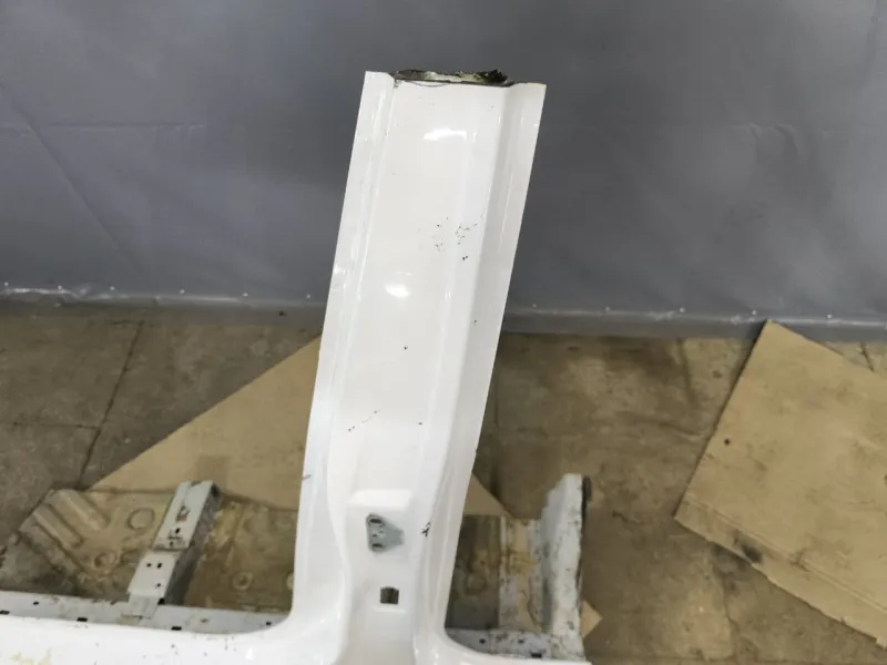 Порог с центральной стойкой