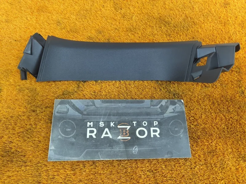 Обшивка двери багажника