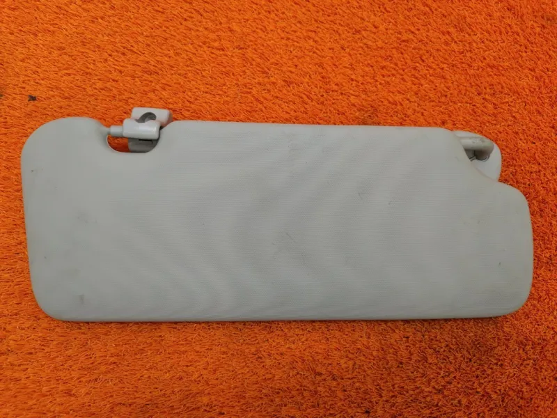 Козырек солнцезащитный