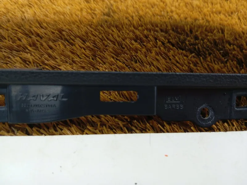 Декоративная накладка торпедо под дефлектор