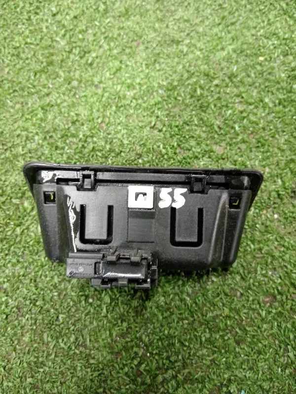 Ручка крышки багажника внутренняя