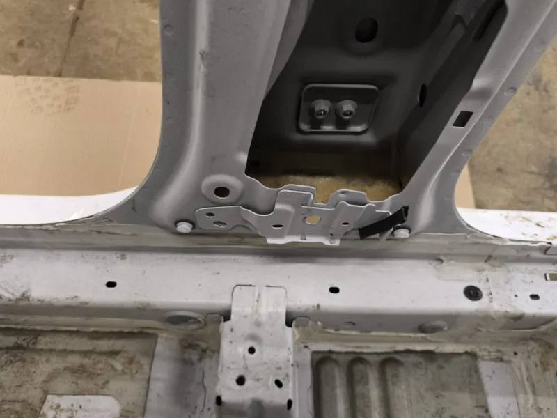 Порог с центральной стойкой