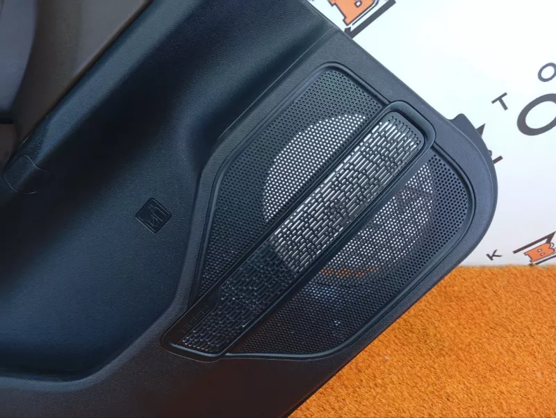 Обшивка двери