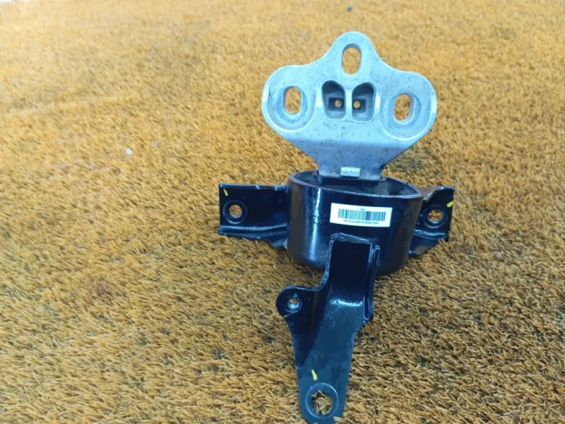 Подушка двигателя