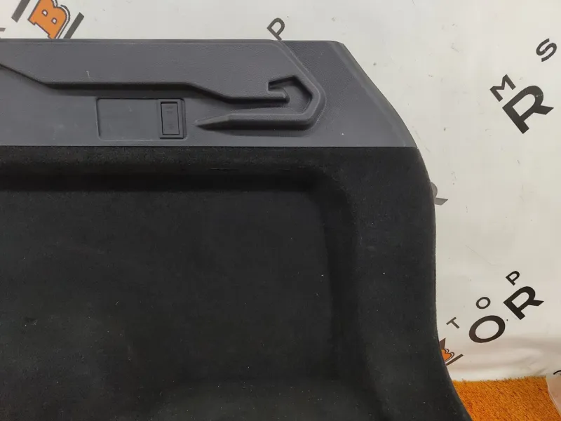 Обшивка багажника