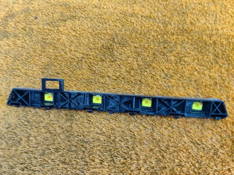 Кронштейн заднего бампера