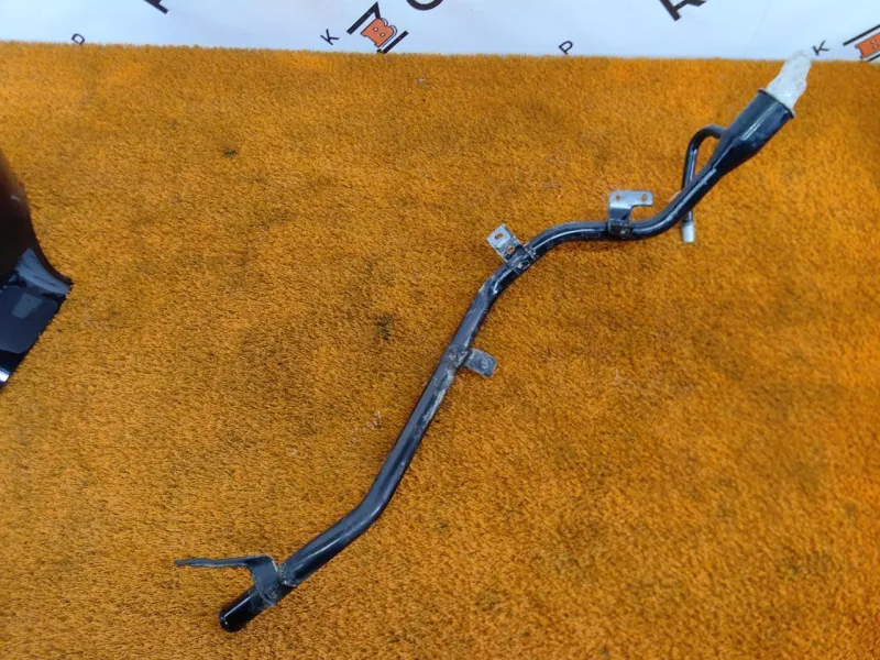 Горловина топливного бака