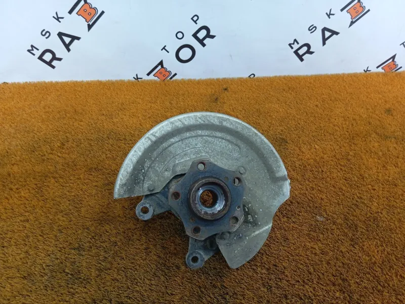 Кулак поворотный