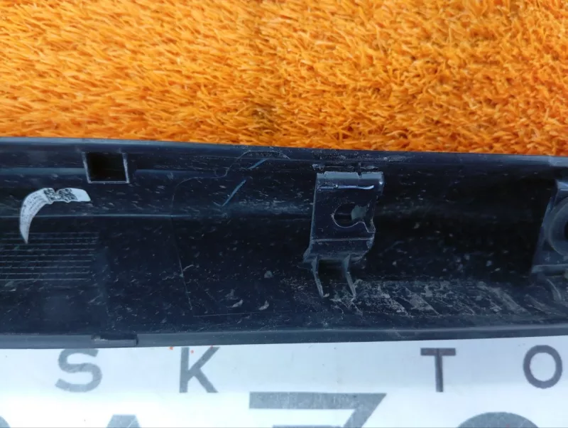 Молдинг на крыло