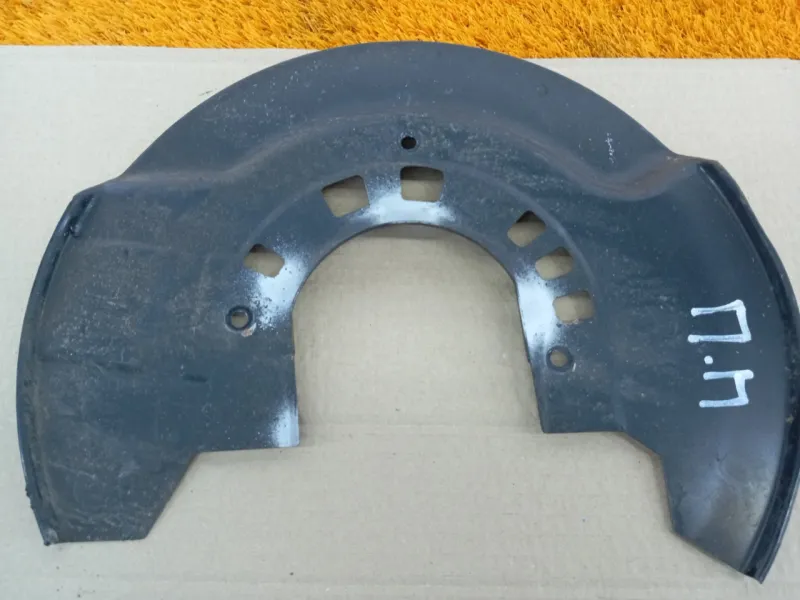 Пыльник тормозного диска