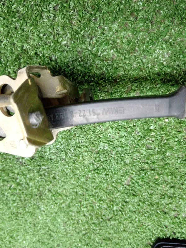 Ограничитель двери