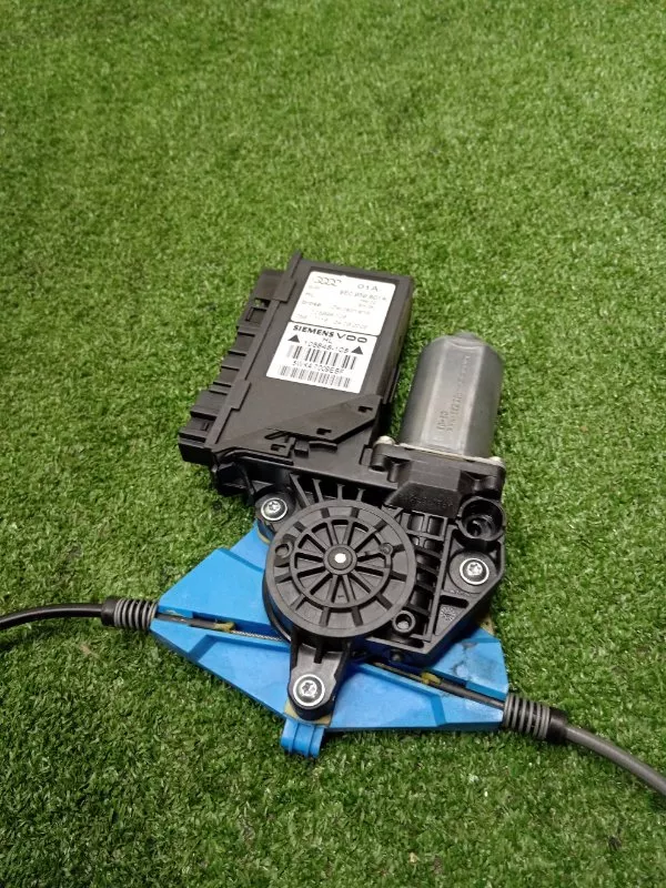 Стеклоподъемник Audi A4 2005 8E0839461B B7, задний левый