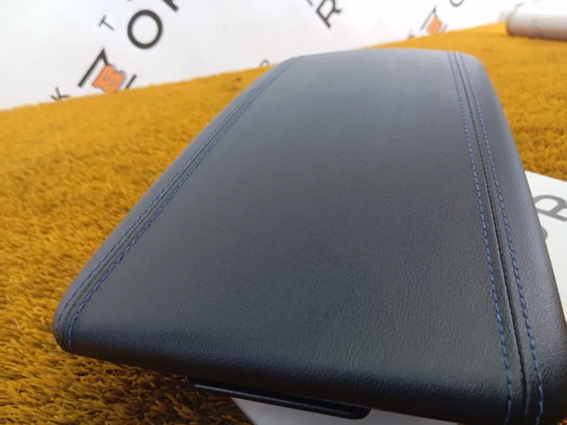 Подлокотник