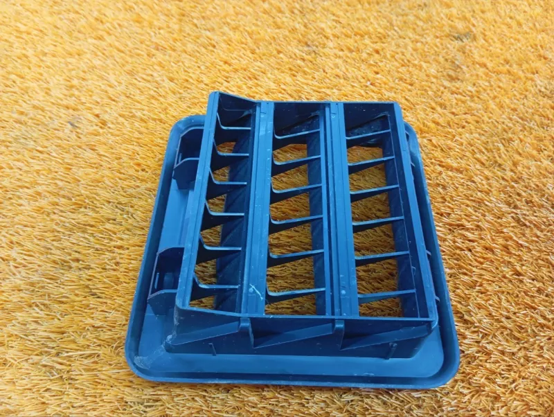 Решетка вентиляционная