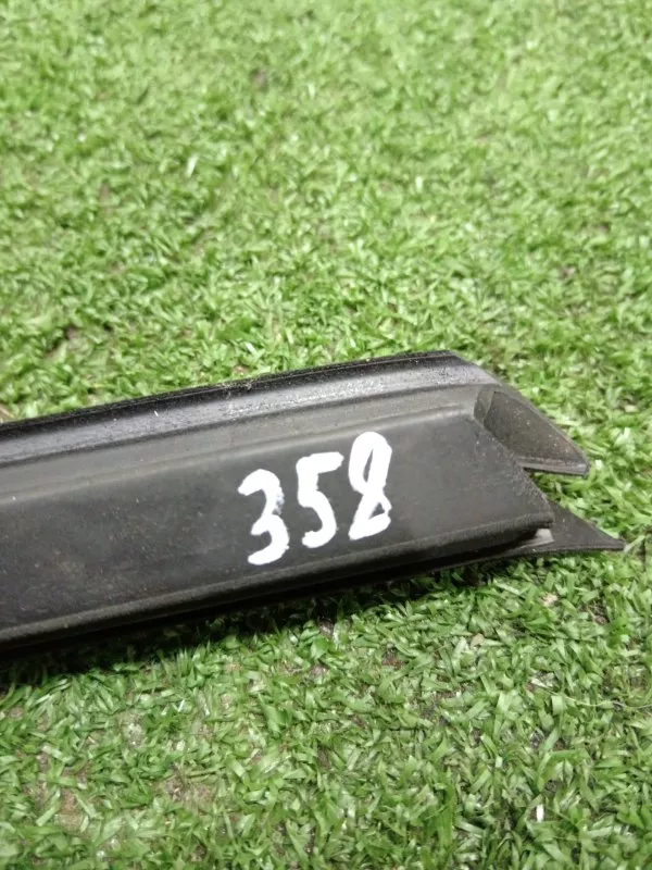 Уплотнитель стекла двери