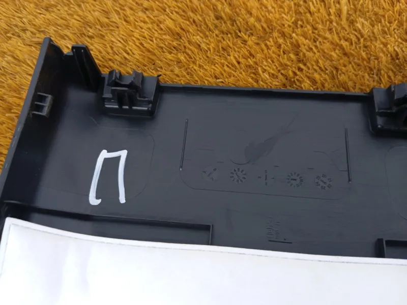 Обшивка центральной стойки