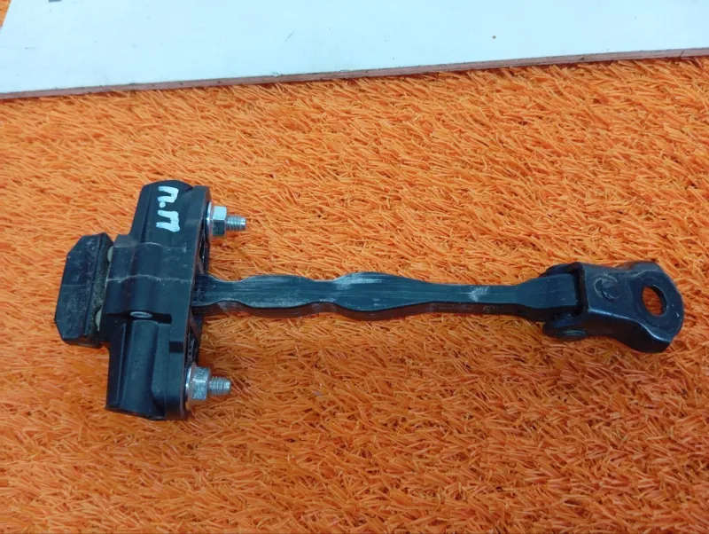 Ограничитель двери