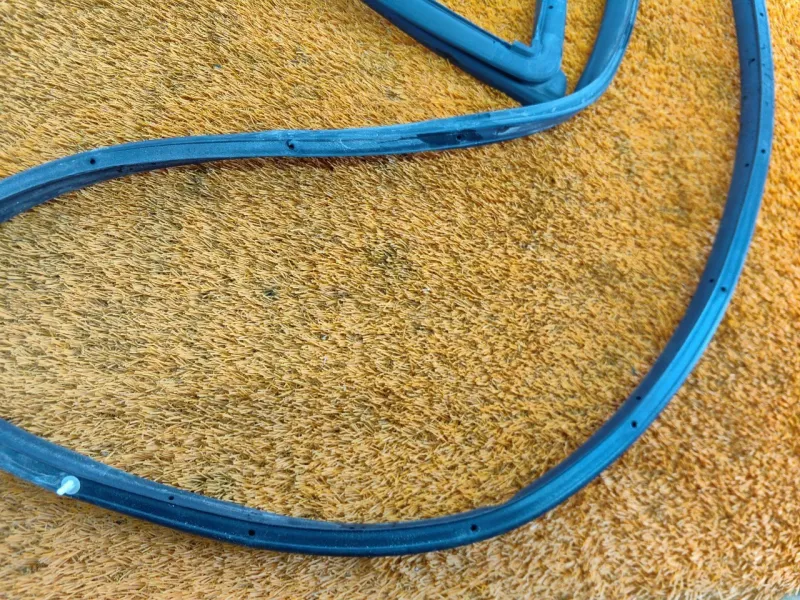 Уплотнитель двери