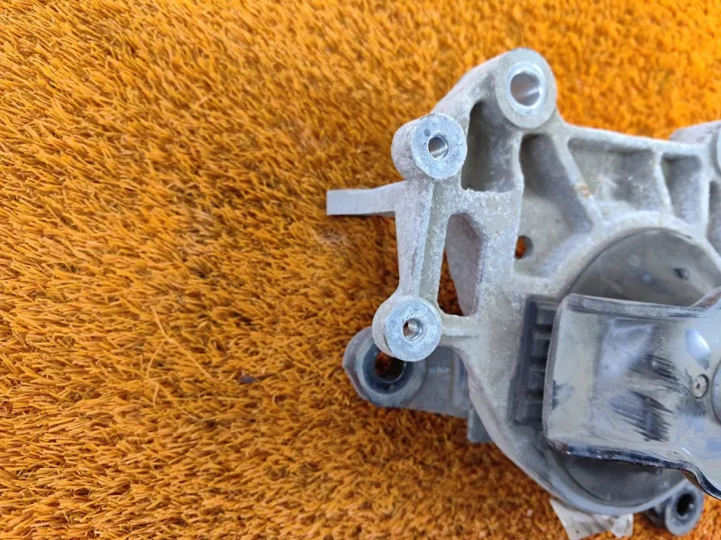 Опора двигателя