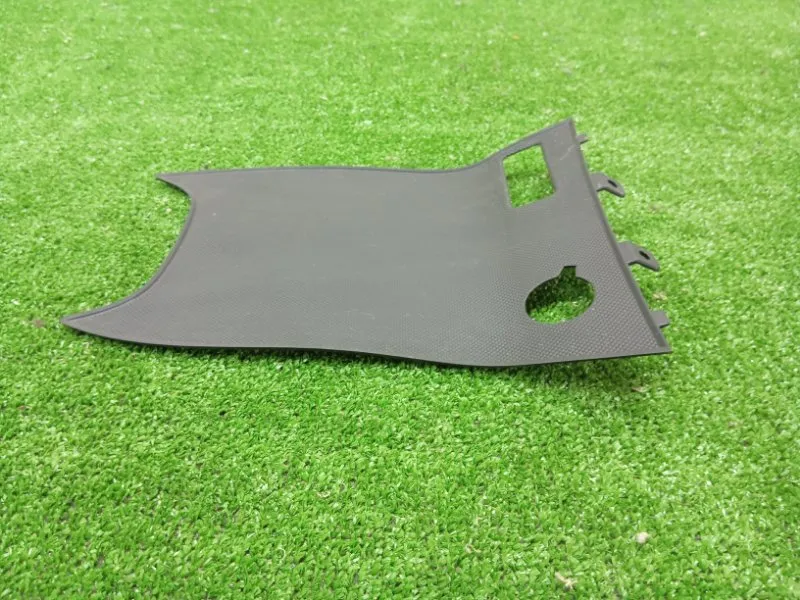 Коврик центральной консоли