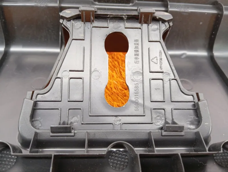 Накладка замка багажника