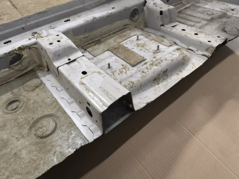 Порог с центральной стойкой