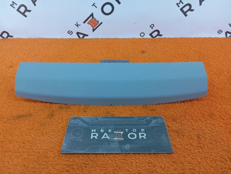 Обшивка двери багажника