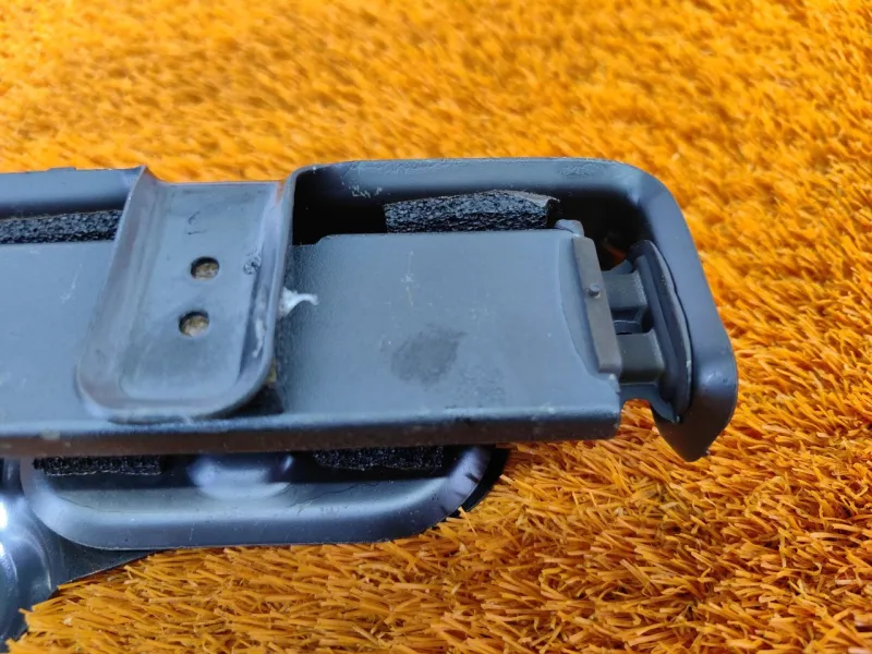 Демпфер крышки багажника