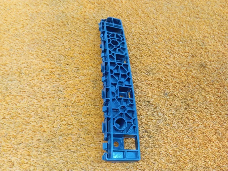 Крепление бампера