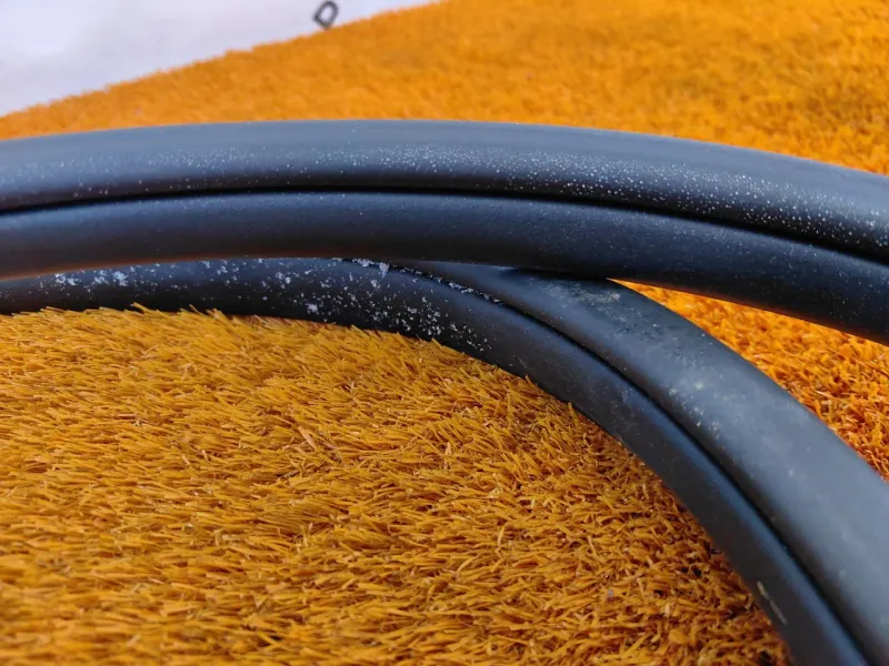 Уплотнитель проема двери