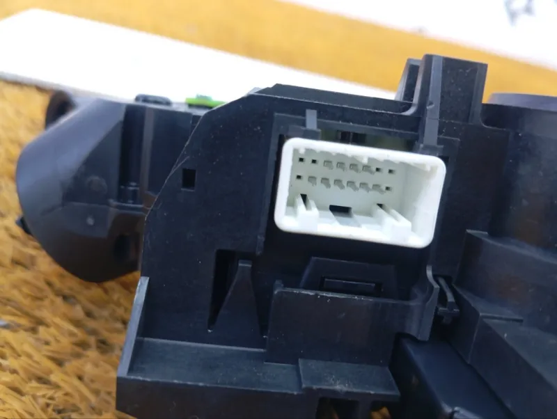 Подрулевой переключатель