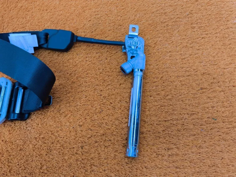 Ремень безопасности