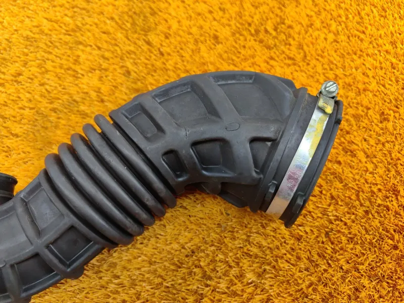 Патрубок воздушного фильтра