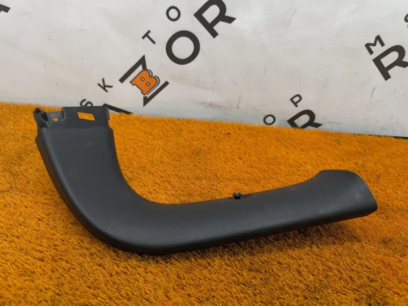 Накладка крышки багажника