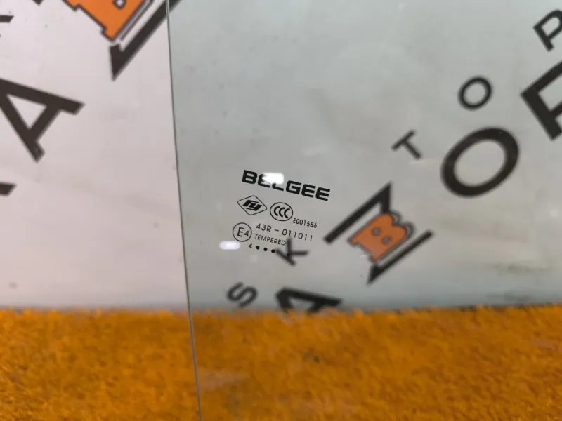 Стекло двери