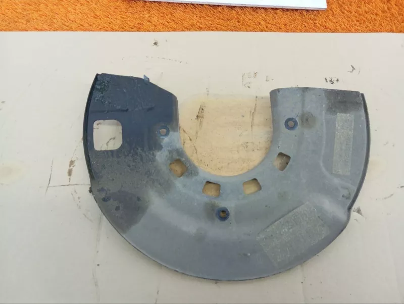 Пыльник тормозного диска